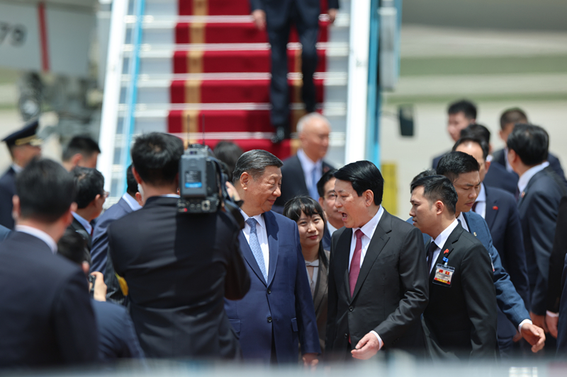 将深入交流战略性问题 习近平:中越情谊深